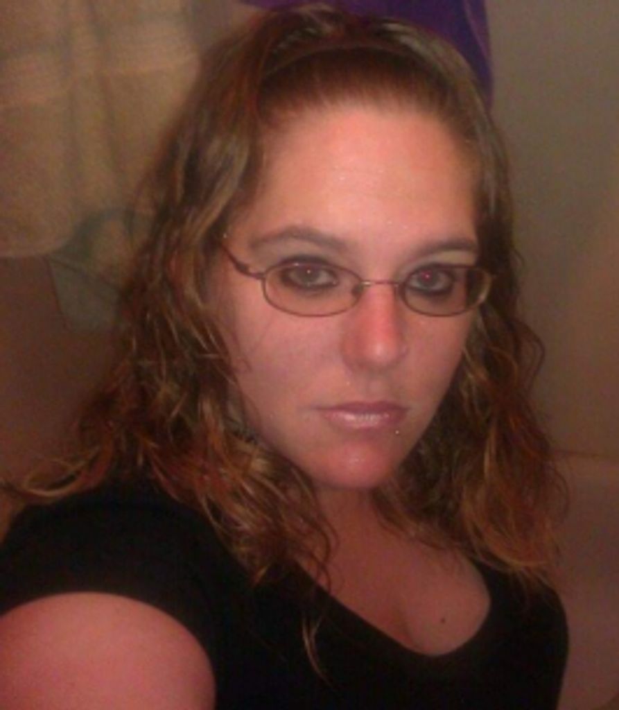 Amanda B Noecker