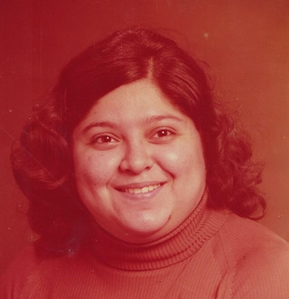 Dolores Arnold (Valdez)