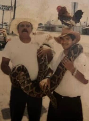 Ricardo H Davila photo gallery thumbnail 24 of 76