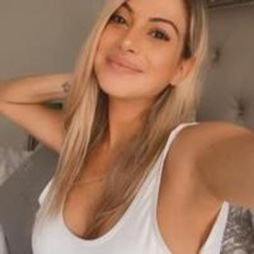 Nikoletta "Nikki" Roros