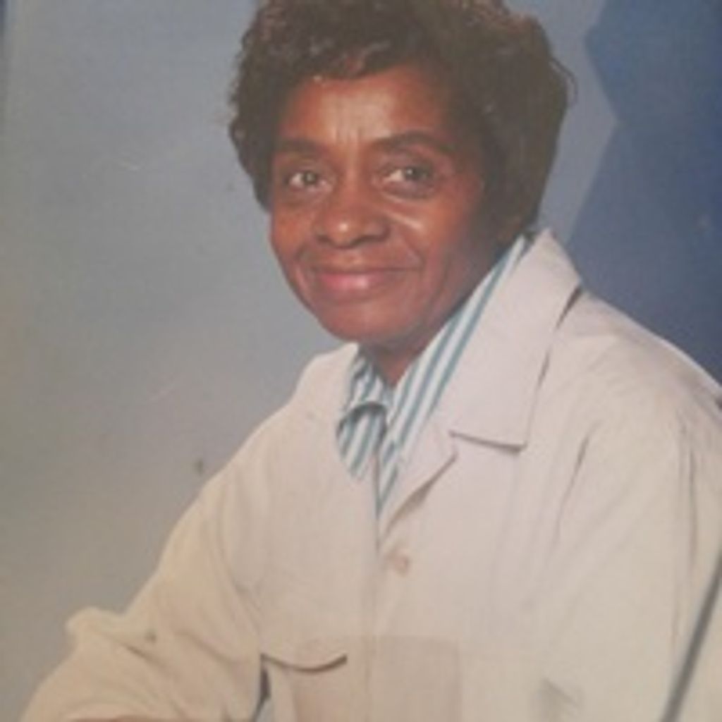 Maxine  Leona Dumas