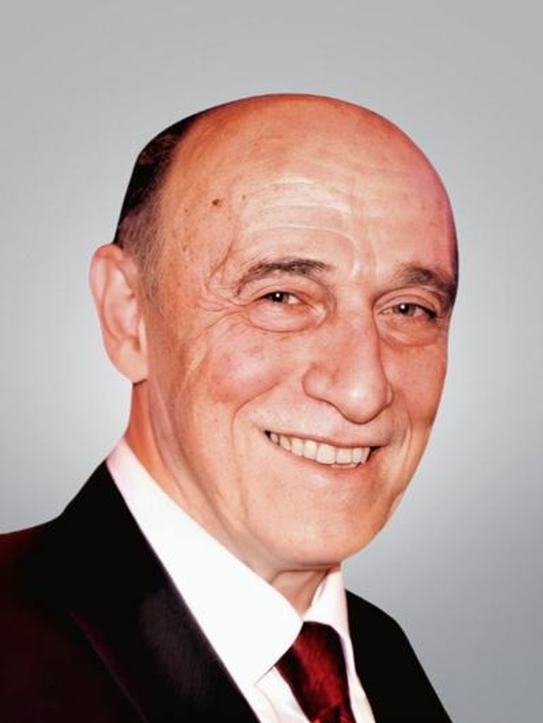 Tom Esshaki Profile Photo