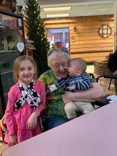 Betty Lou Ward photo gallery thumbnail 101 of 121