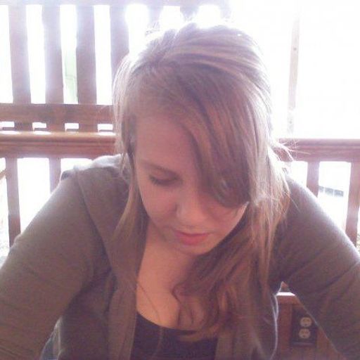 Elaina Anderson photo gallery thumbnail 21 of 70