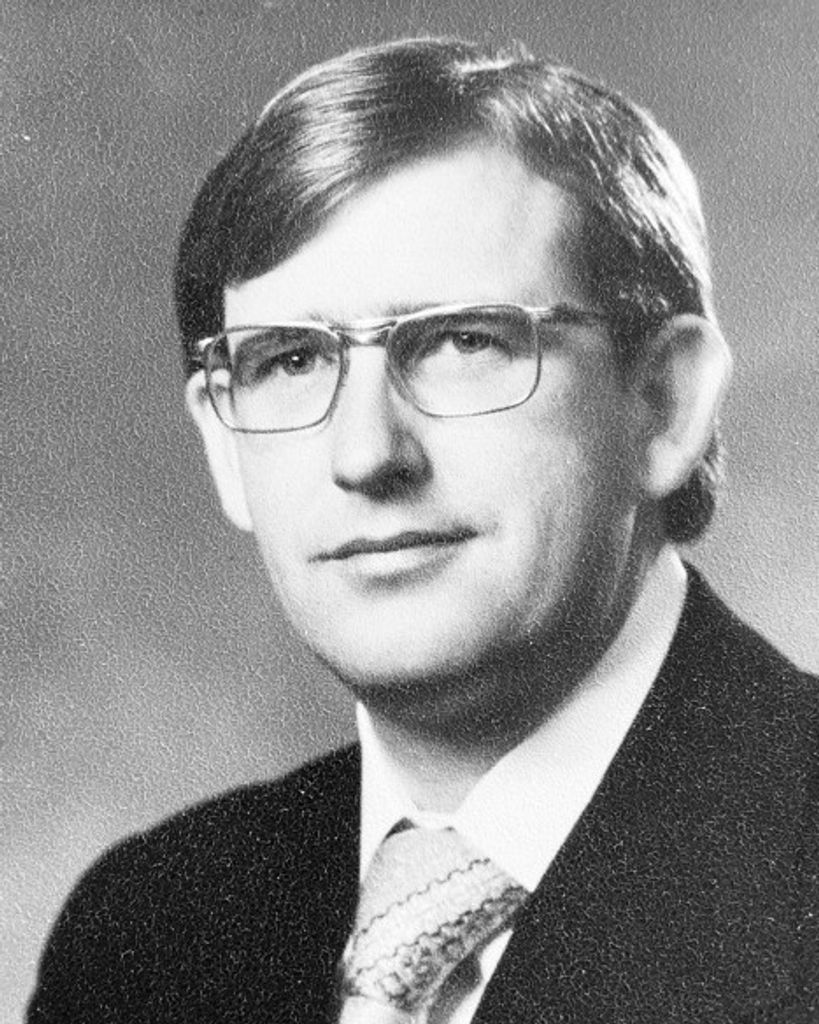 Leonard E. Davies Profile Photo
