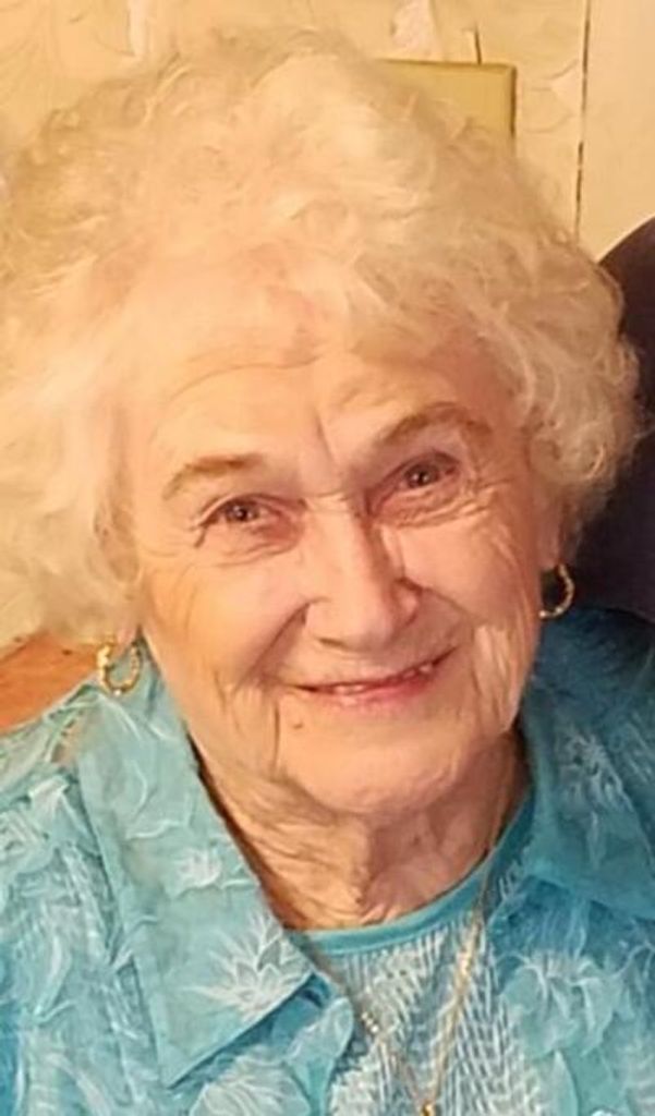 Elaine Lyell Profile Photo