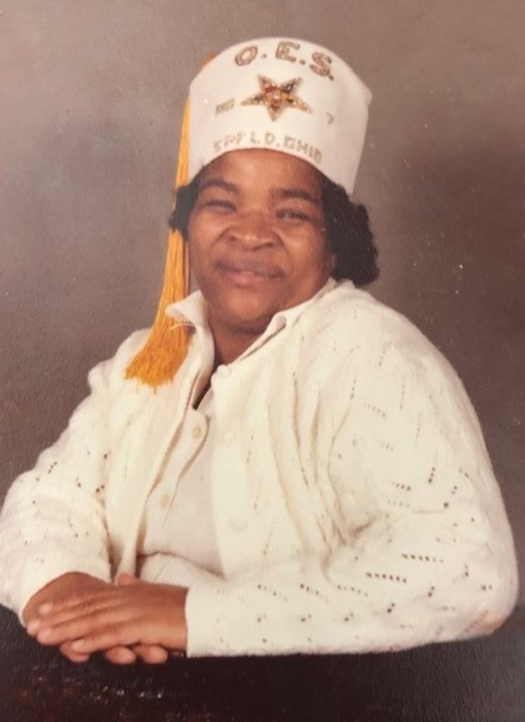 Elizabeth Lillian Gilbert Profile Photo