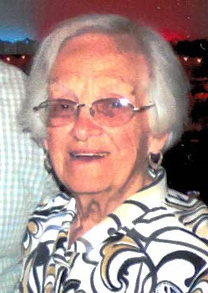 Evelyn V Roberts