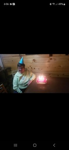 Earla Shiffer photo gallery thumbnail 6 of 23