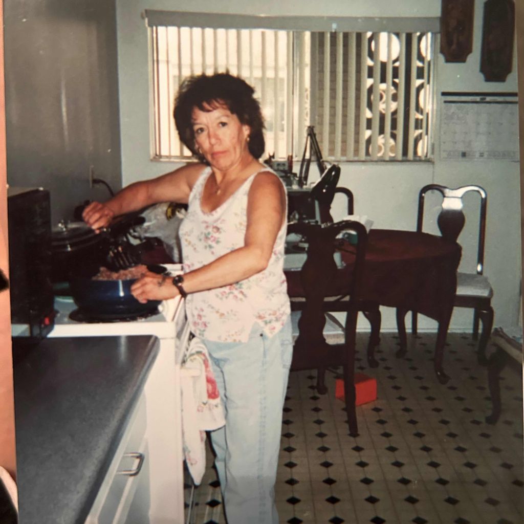 Vikki Viola Castillo Profile Photo