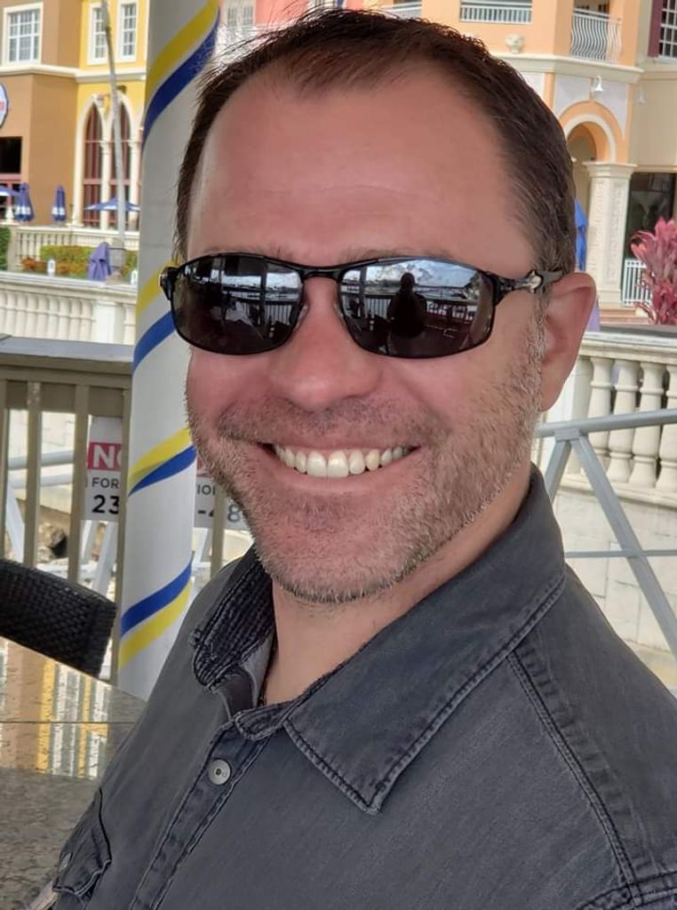 Adam James Fernandez Profile Photo
