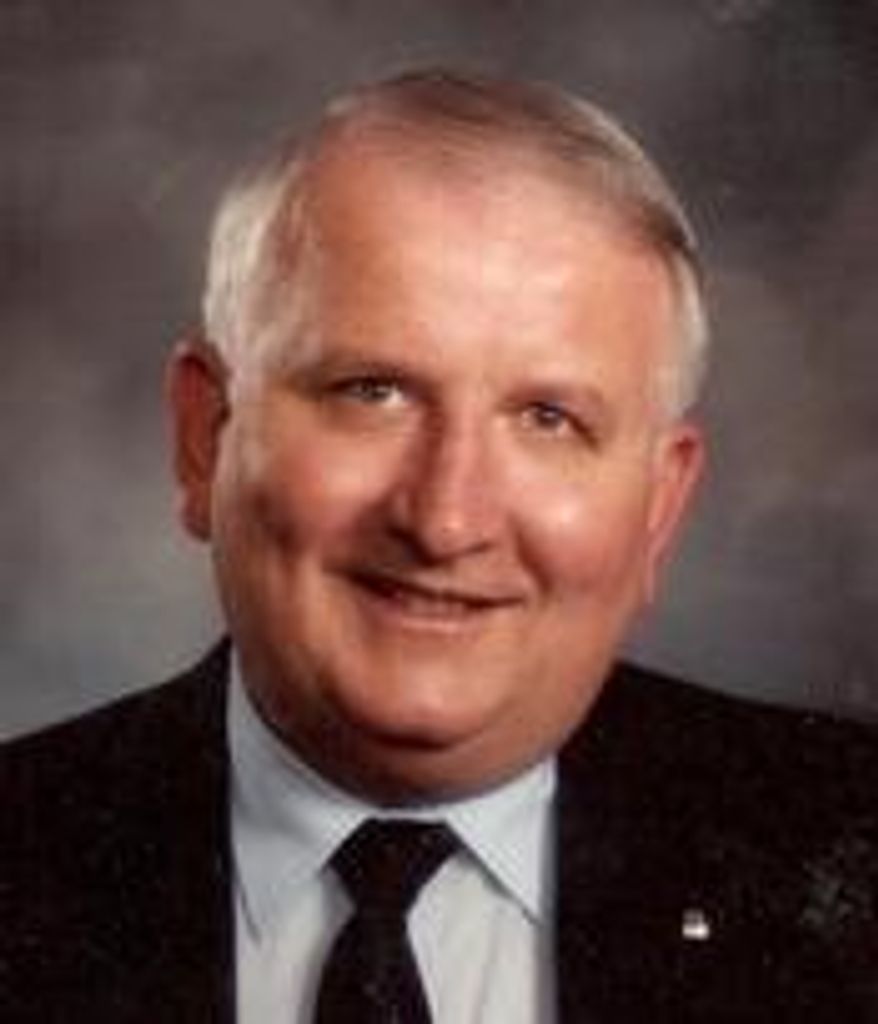 Lyle M Exstrom