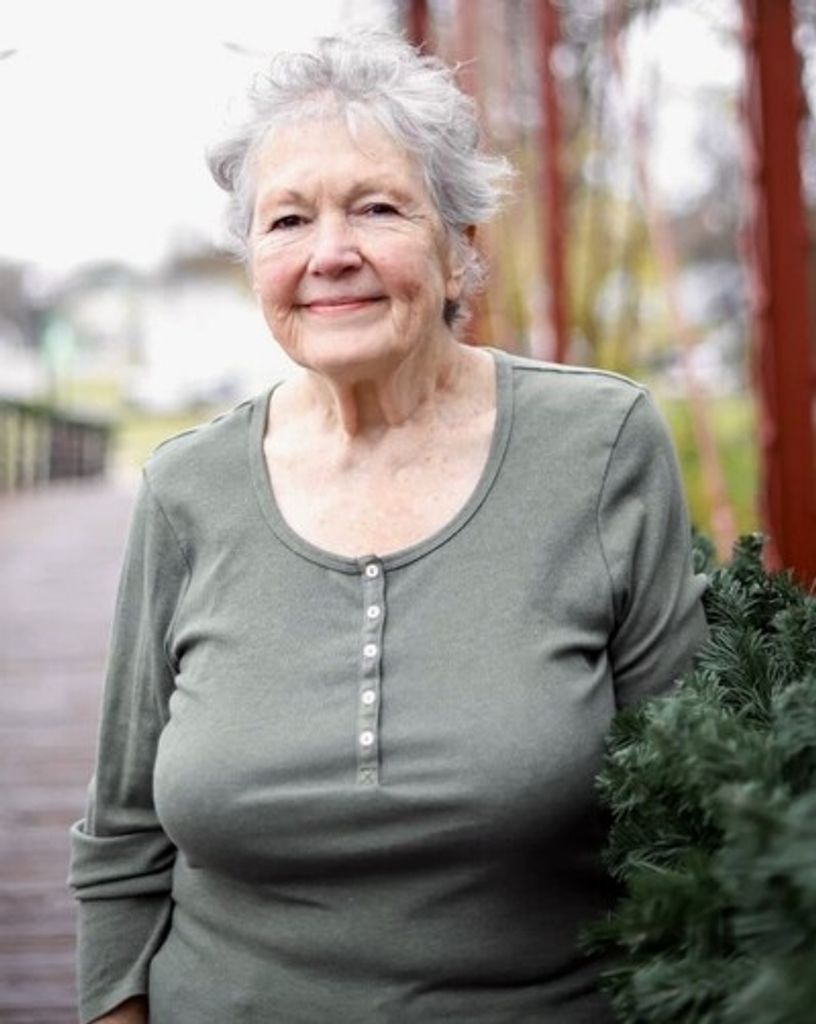 Dianne "Dee" Lane Profile Photo