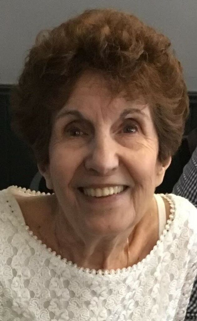 Thomasine "Seena" Derobertis