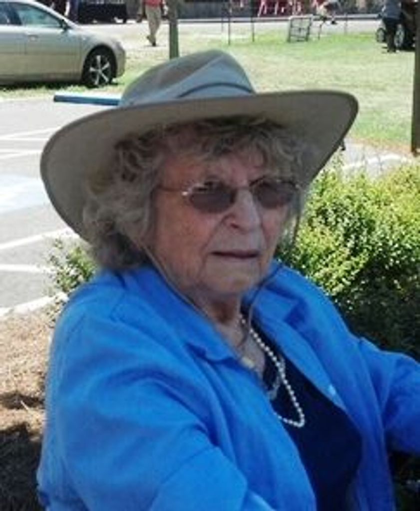 Levenia Finley McCombs Profile Photo