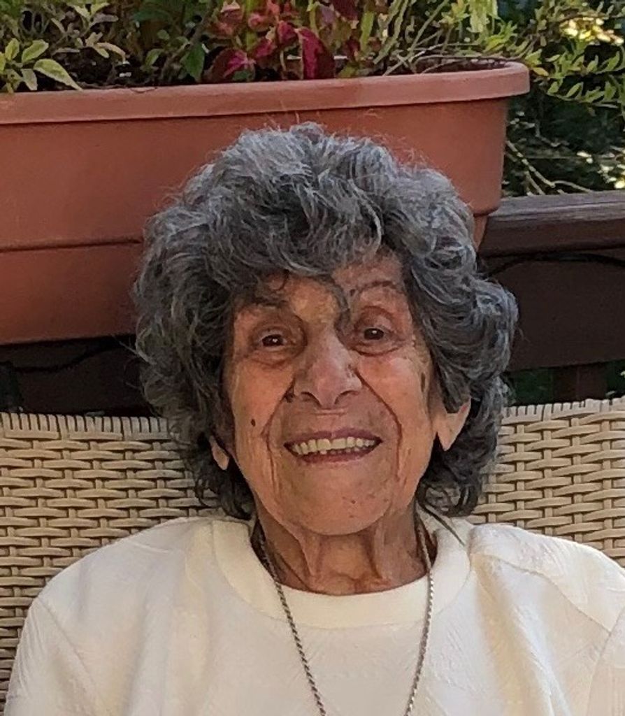 Louise Sabella Profile Photo