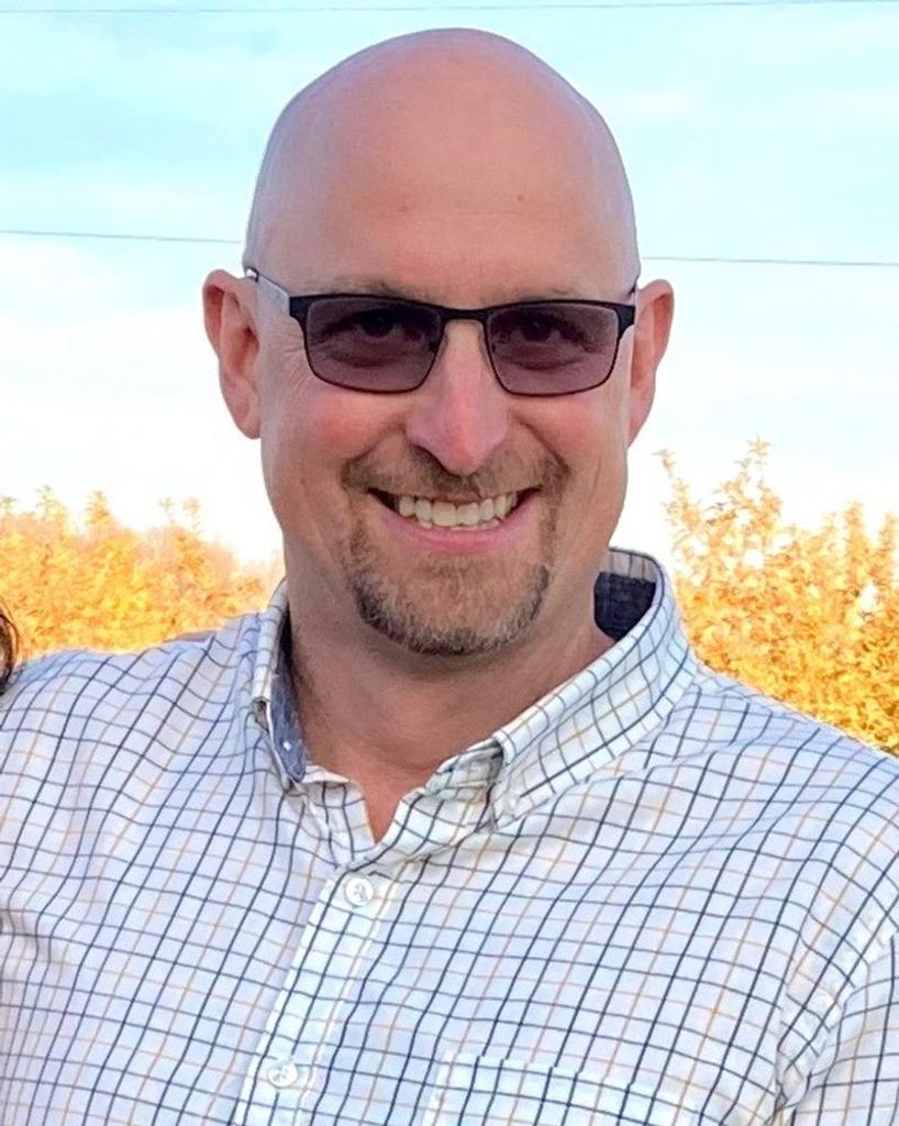 Russell Lee Lewis Profile Photo