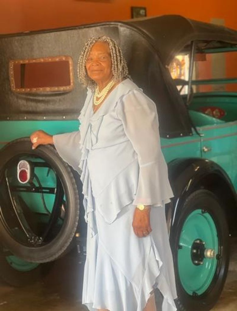 Beatrice Raine Hart Profile Photo