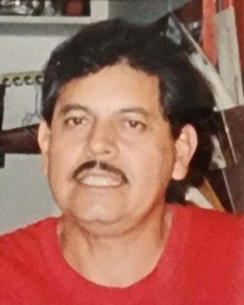 Elias Savala Profile Photo