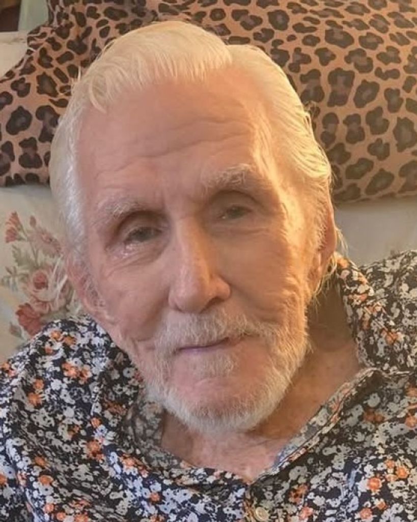 Daniel Warren Roberts Profile Photo