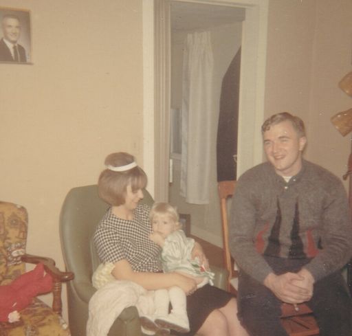 Carolyn J. (Bergstrom)  Bohl photo gallery thumbnail 106 of 133