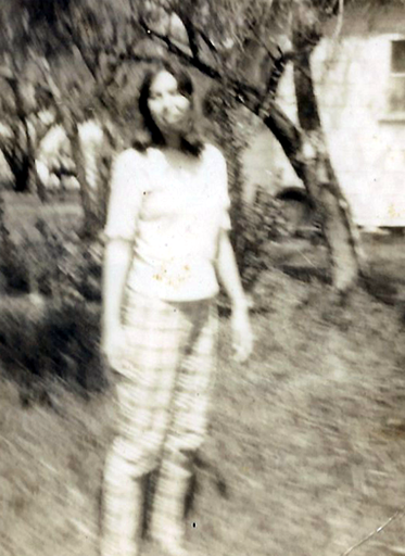 Yolanda C. Gonzalez photo gallery thumbnail 8 of 357