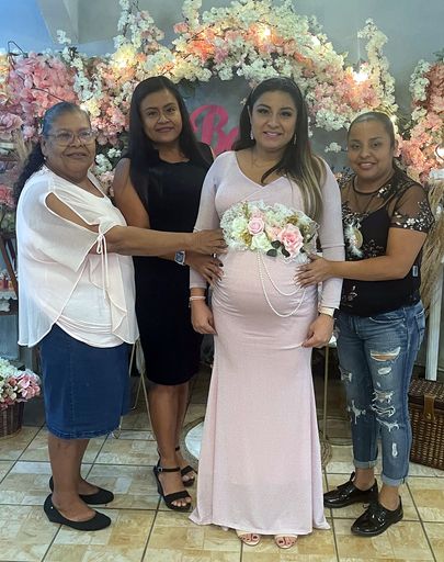 Karen Lizbeth Medellin photo gallery thumbnail 117 of 204