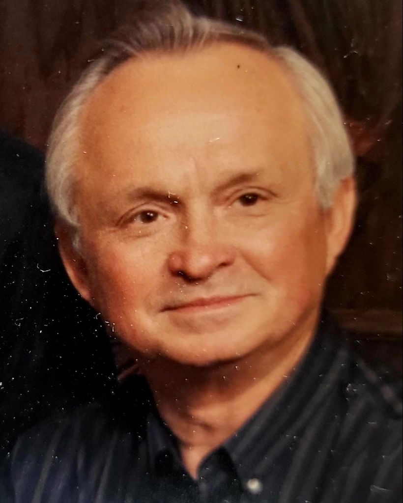 Thomas Howard Hughes Profile Photo