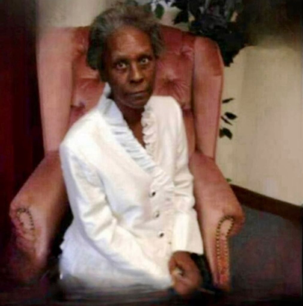 Louise Robinson Profile Photo