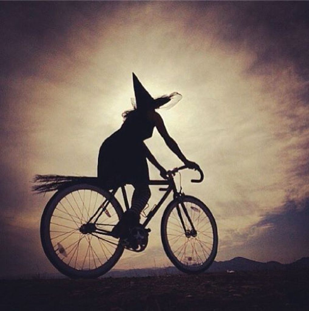 Green Lawn Halloween Bike Tour (FULL)