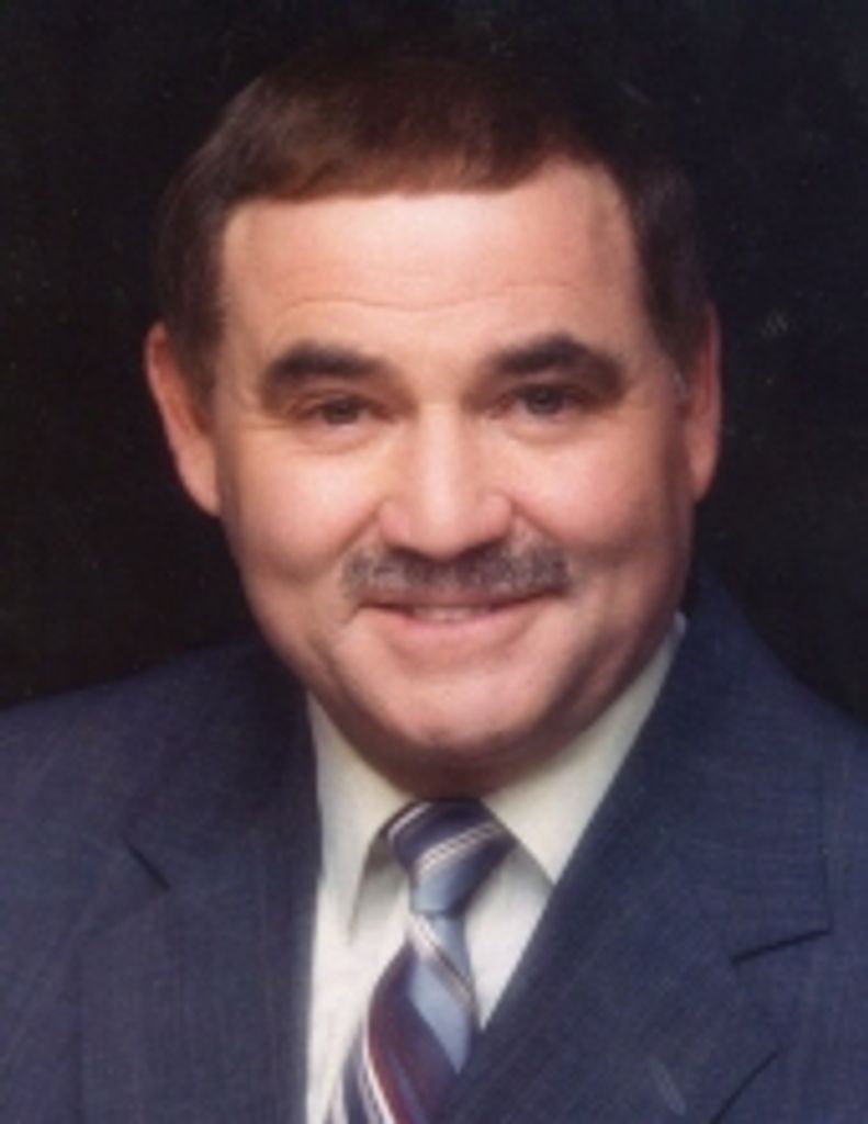 Leslie  Douglas Wall