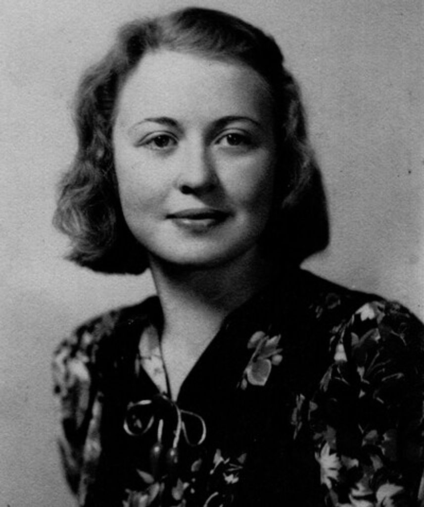 Pearl Isabel Early Profile Photo