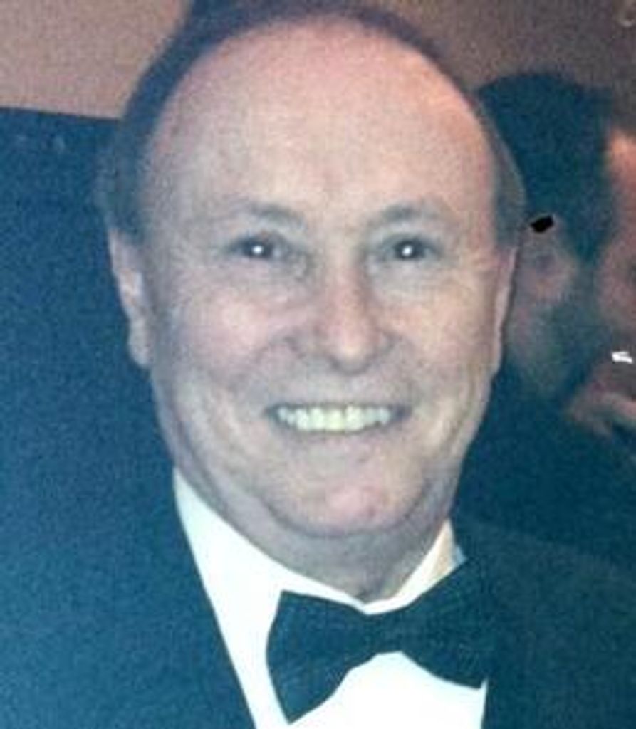 Daniel G Castagno