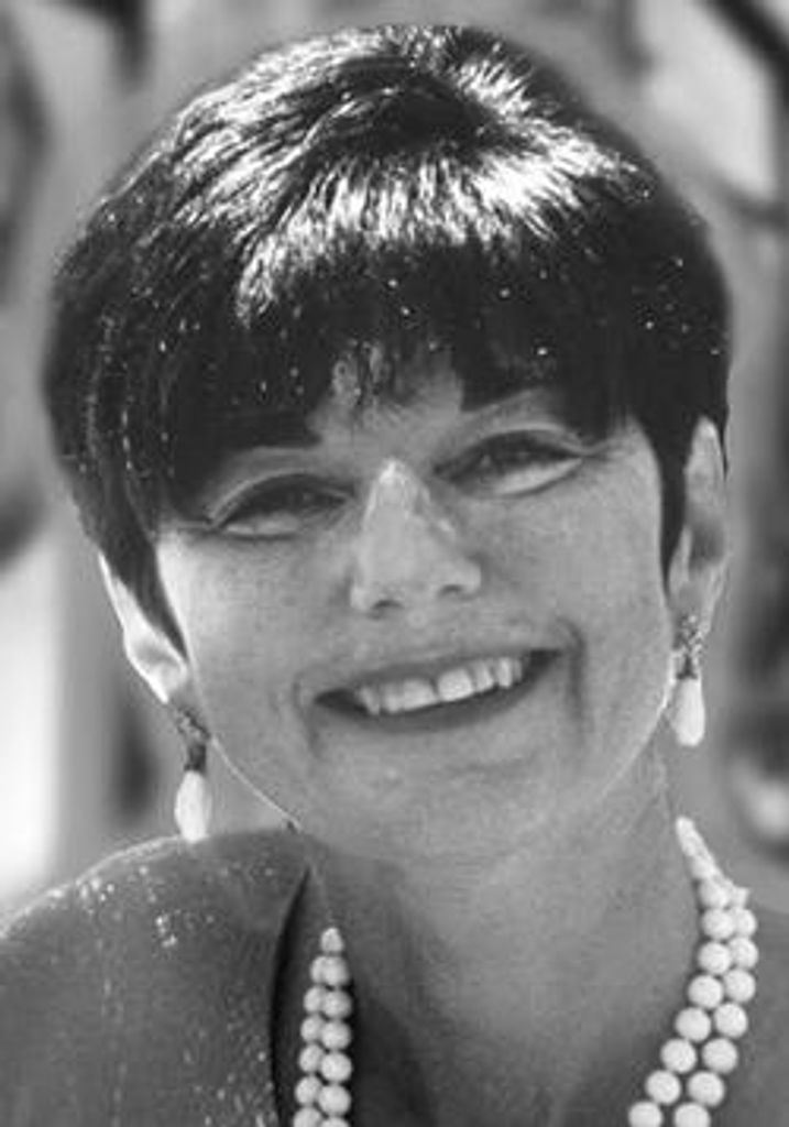Suellen Orbach Singer Profile Photo