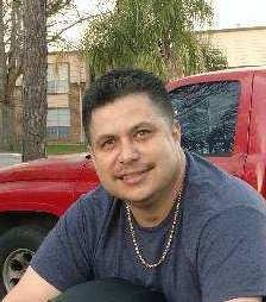 Robert De Los Santos Profile Photo
