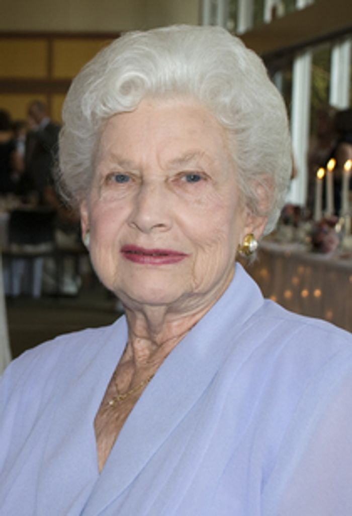 Lois Axsom