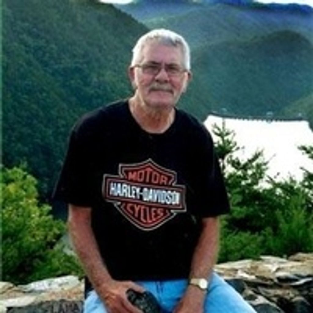 Hollis  Wayne Hovis