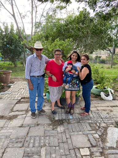 Santos Valdez Sr. photo gallery thumbnail 6 of 151
