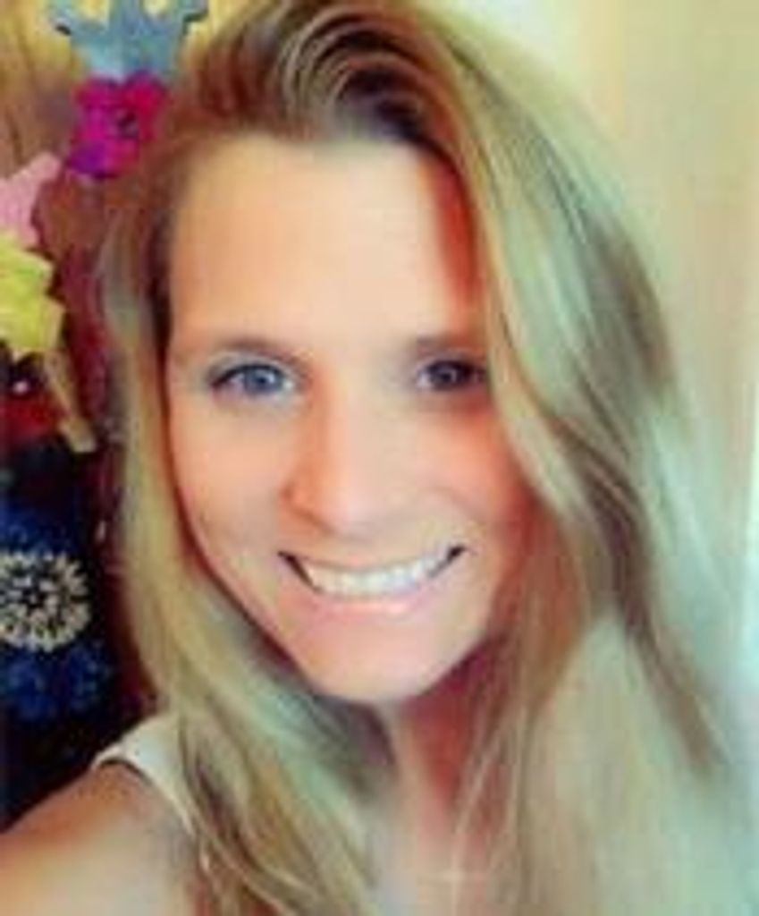 Amysue (Centerbar) Brewster