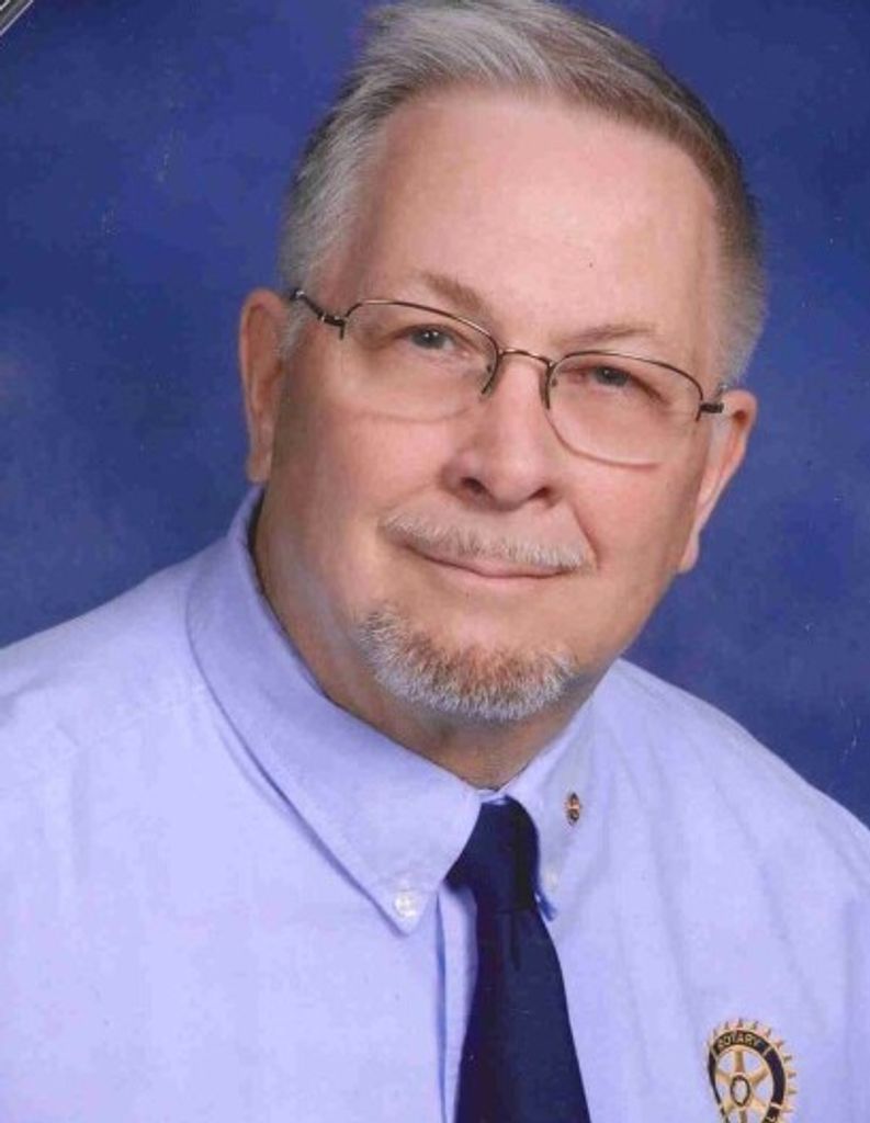 Leland "Lee" Finholm