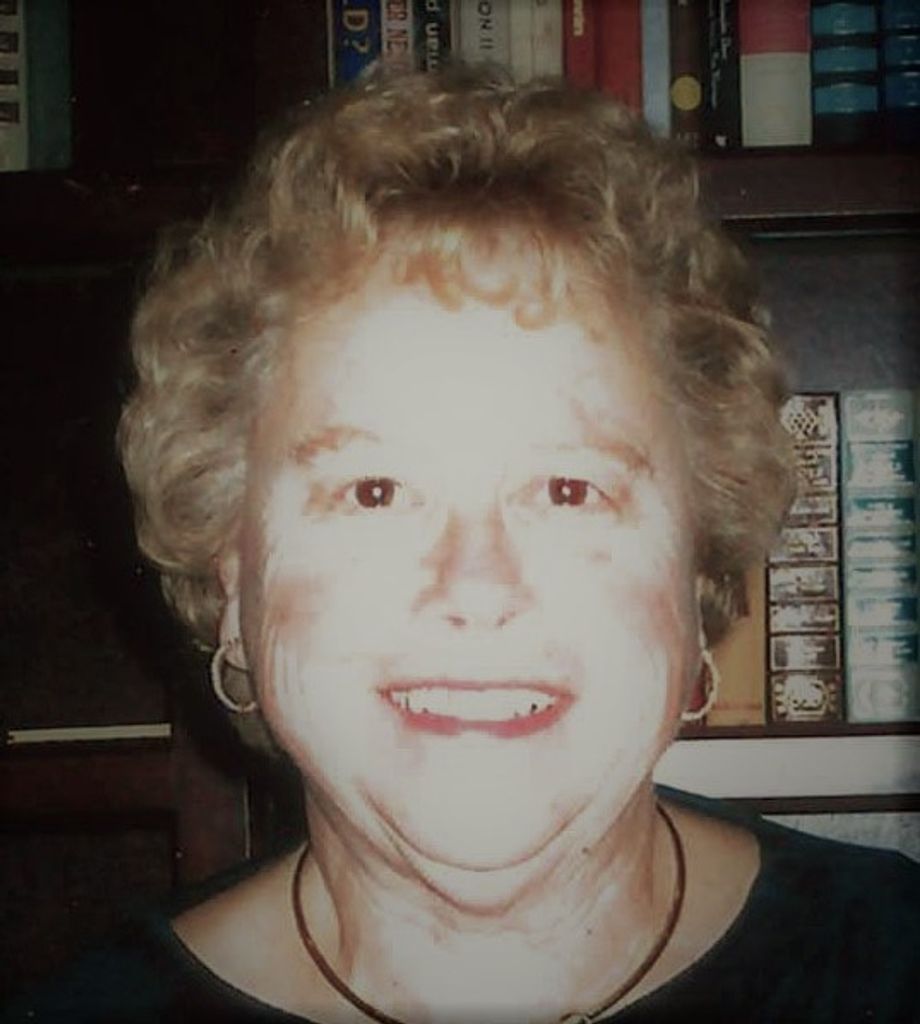 Louise Wolfram Profile Photo