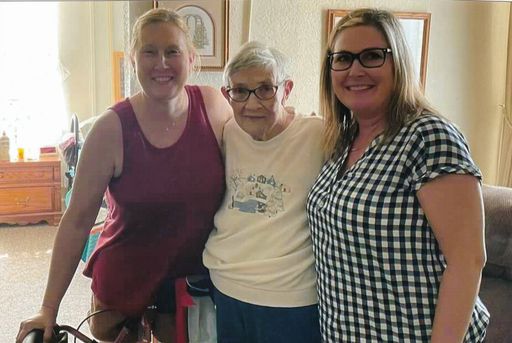 Opal "Jeanne" Arnold photo gallery thumbnail 38 of 65