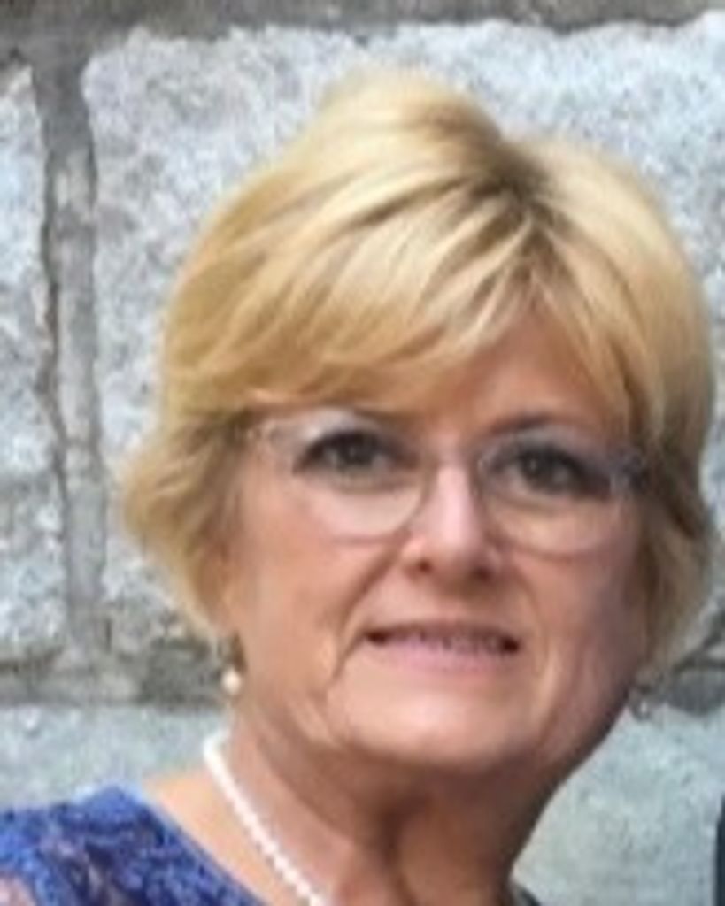 Susan W Demoss