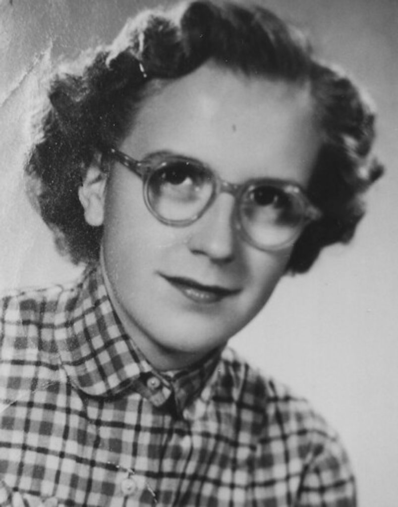 Mary Ann Holecz Profile Photo