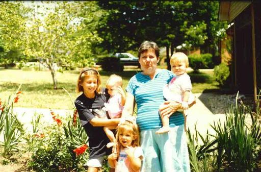 Laura Setliff photo gallery thumbnail 13 of 25