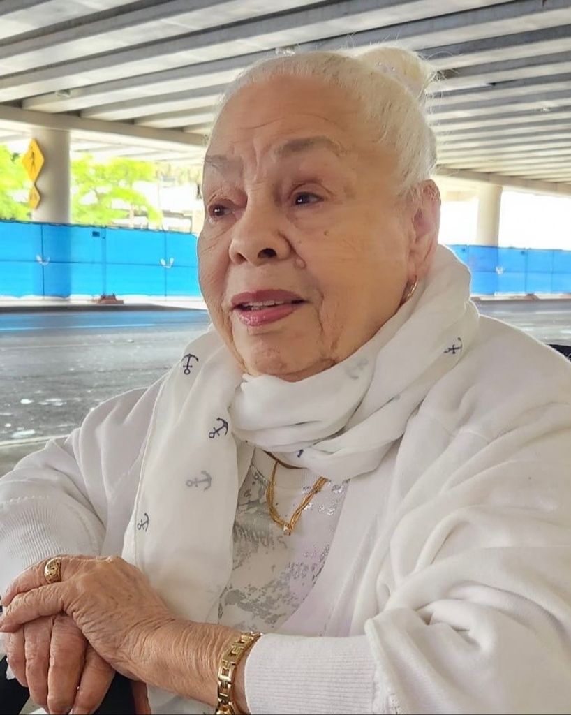 Silvia Melania Diaz Profile Photo