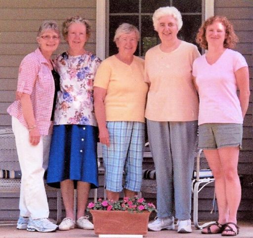 Roberta Seavey photo gallery thumbnail 33 of 61