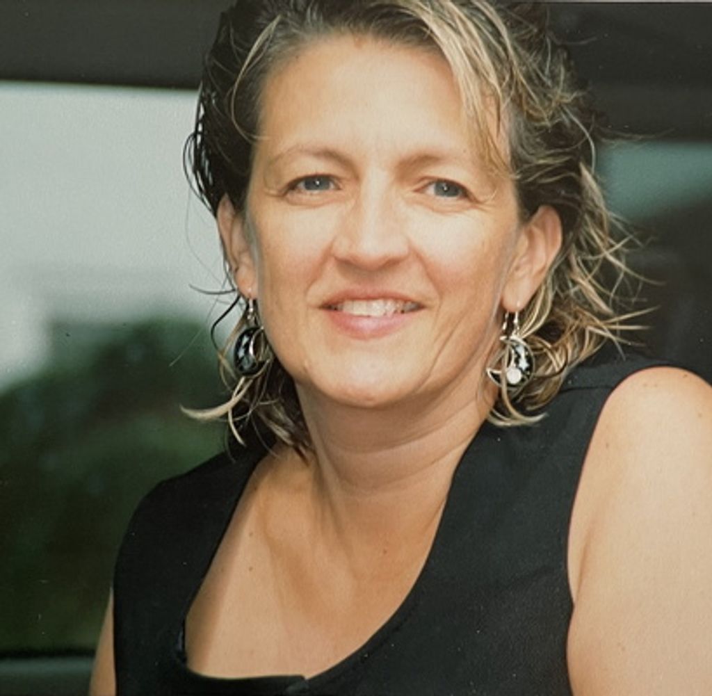 Elizabeth Loux Kraybill Profile Photo