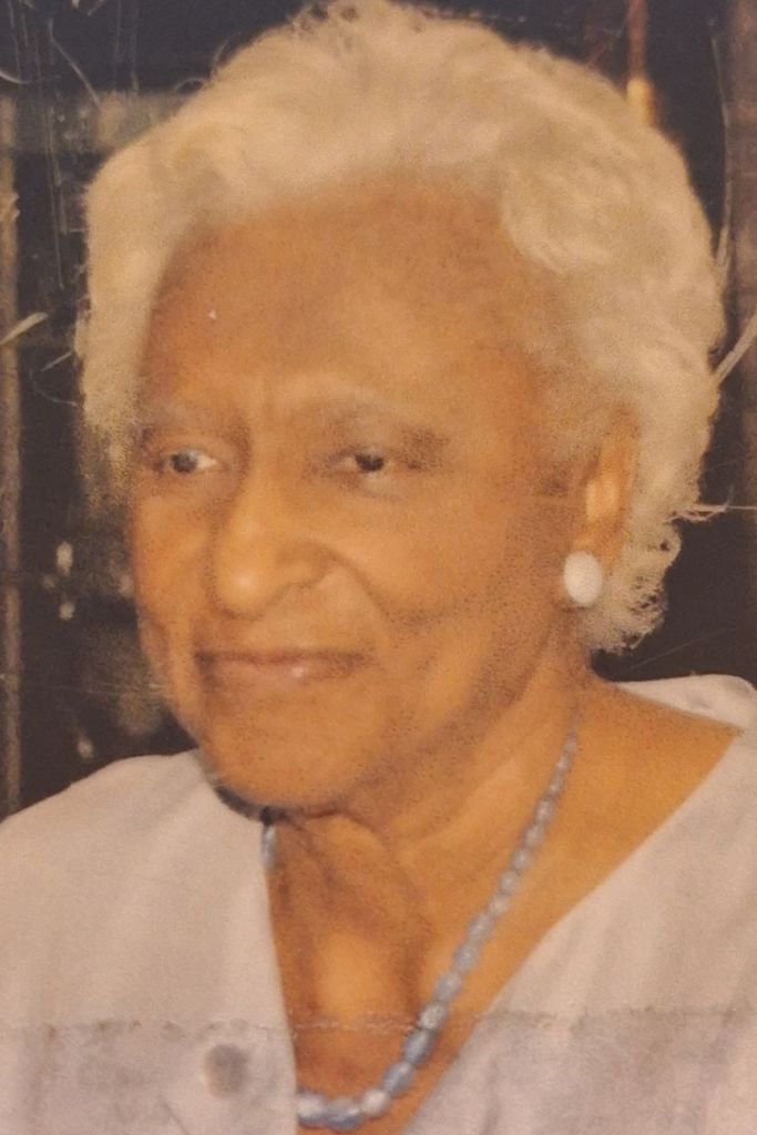 Golden Capel Lee Profile Photo