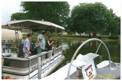 Gary L. Hall photo gallery thumbnail 162 of 354